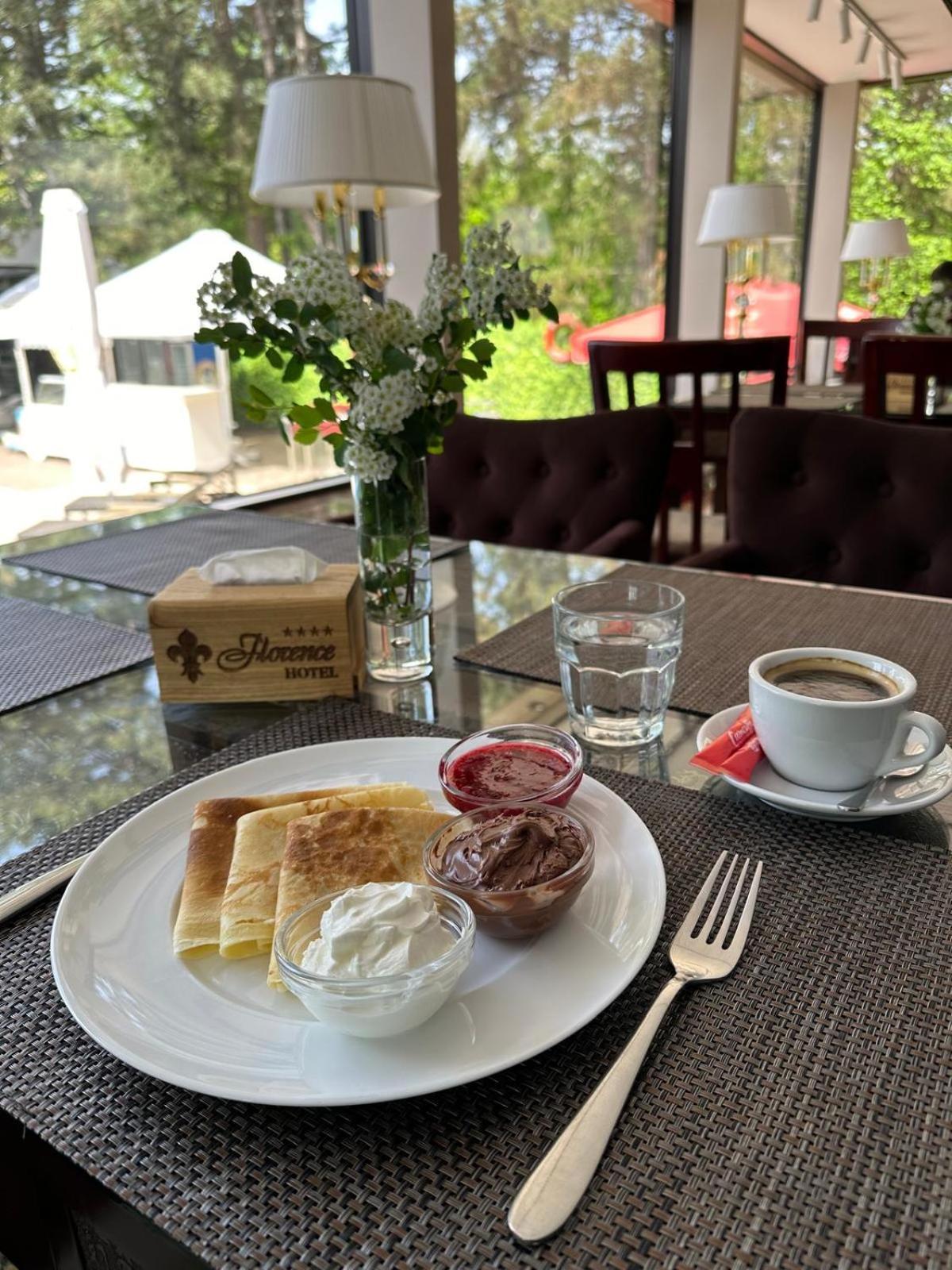 Hotel Royal Florence Chisinau Exterior foto